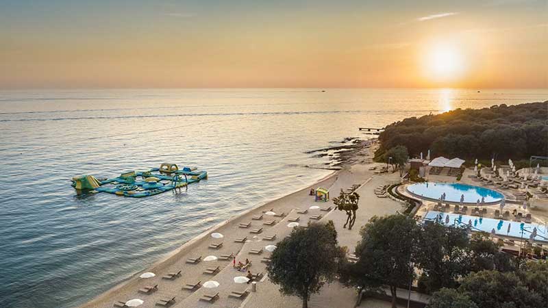 Stranden p� Resort Amarin i Rovinj, Istrien, Kroatien