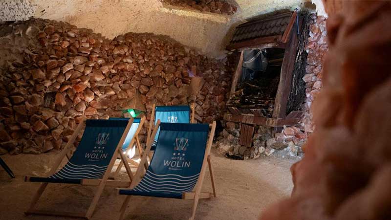 Hotel Wolin i Międzyzdroje har en saltgrotta som ingr i deras spaavdelning  perfekt fr avslappning och andningshlsa