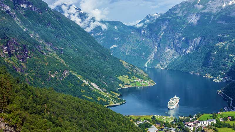 Norges Fjäll och Fjordar