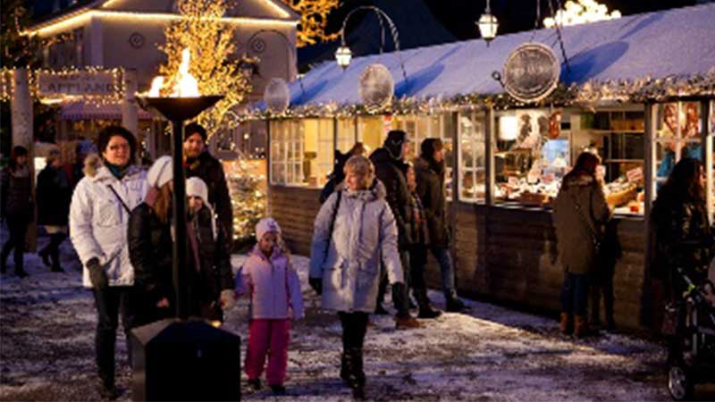 Julmarknadsresa till G�teborg d�r man kan strosa runt bland st�nden p� Jul p� Liseberg.