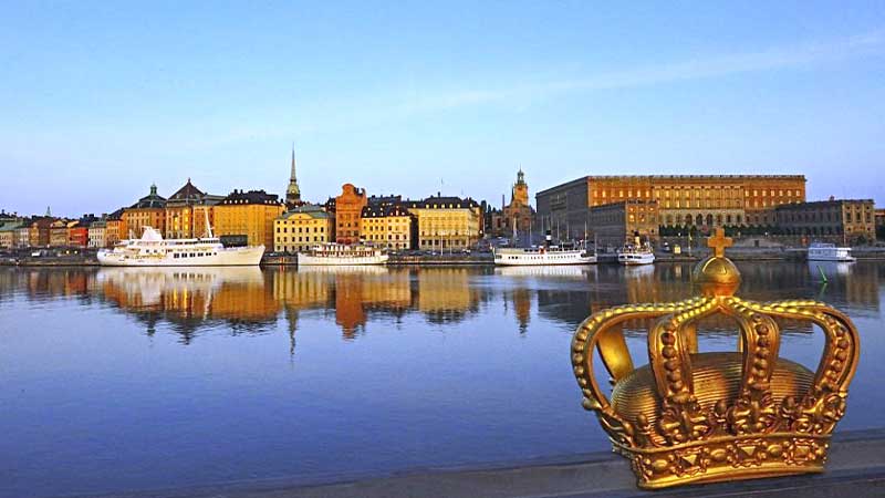 Stockholms sk�rg�rd och gamla stan vy under en bussresa med Tj�rnarpsbuss