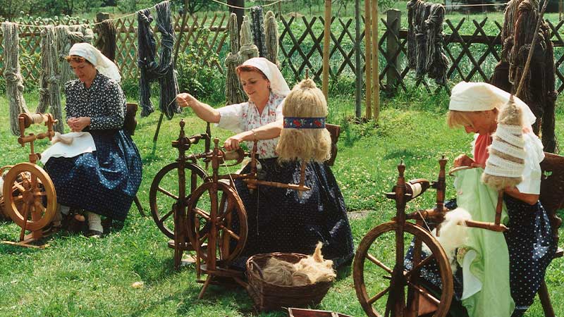 Se hur sorberna lever i Spreewald deltat s�der om Berlin.