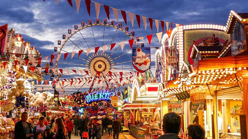 Påskmarknaden i hansastaden bremen är en härlig stadsfest med åkattraktioner och marknadsstånd