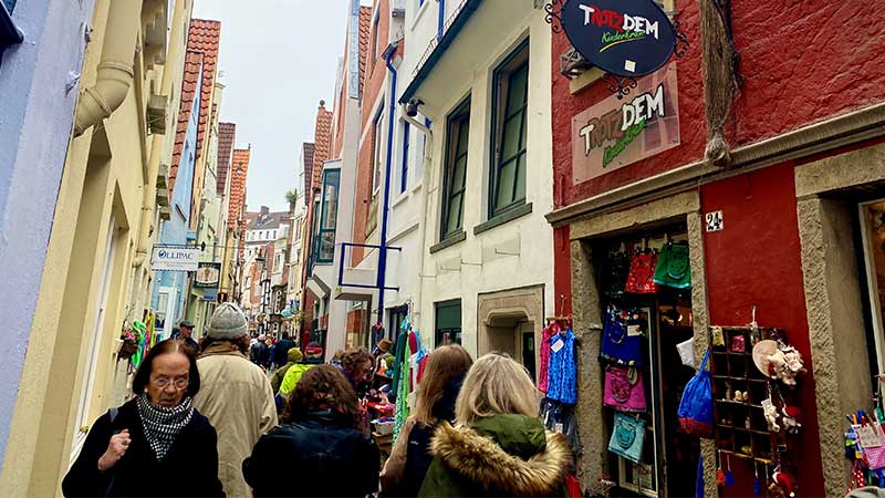 Schnoorviertel i Bremen med trevliga gränder med mysiga butiker och bra shopping.