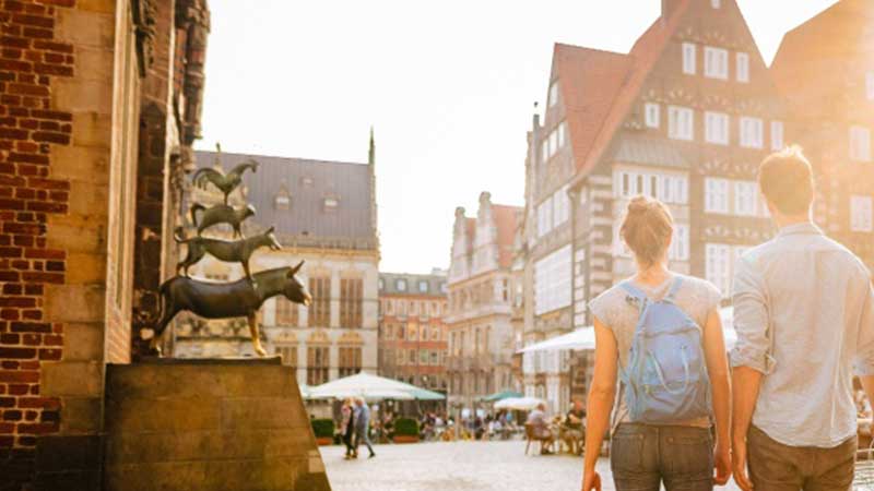 Stadsmusikanterna i Bremen, den klassiska sagostatyn från Bröderna Grimm i hjärtat av Bremen.