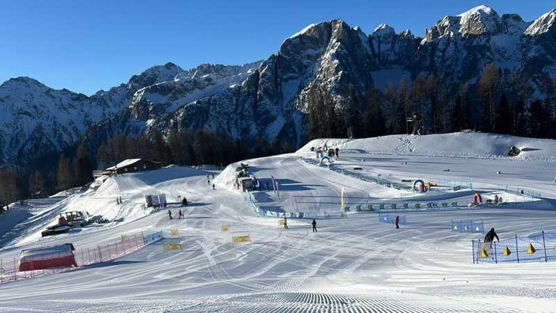 Snsker skidresa till Val di Fassa i Italien under sportlovet  upplev Canazei och Sella Ronda med Tjrnarpsbuss